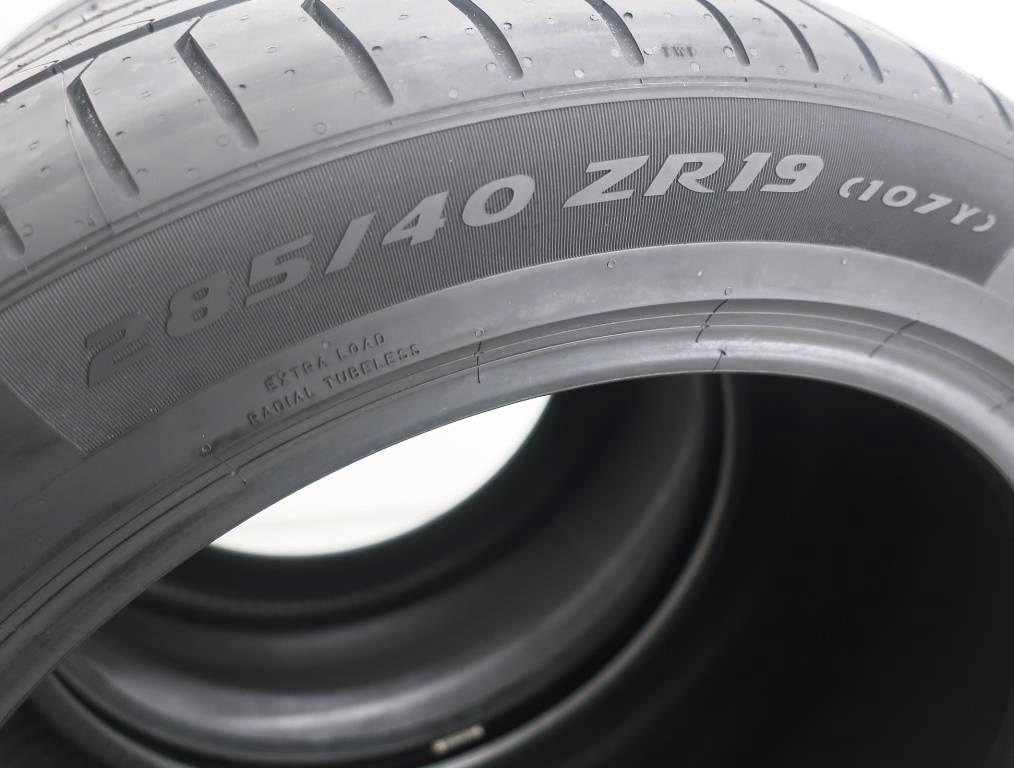 Vorschau: 2 x Neureifen Sommerreifen Pirelli P ZERO S285/40R19 (107Y) E, B, 73dB DOT0319 MO1 / XL