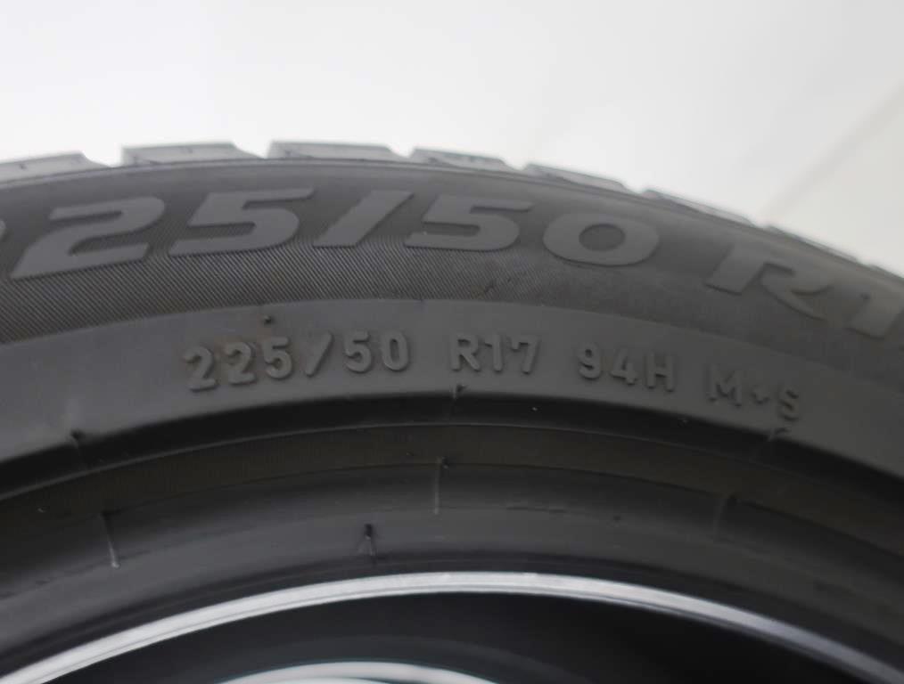 Vorschau: 2 x Gebrauchtreifen Winterreifen Pirelli SottoZero Winter 3 W225/50R17 94H