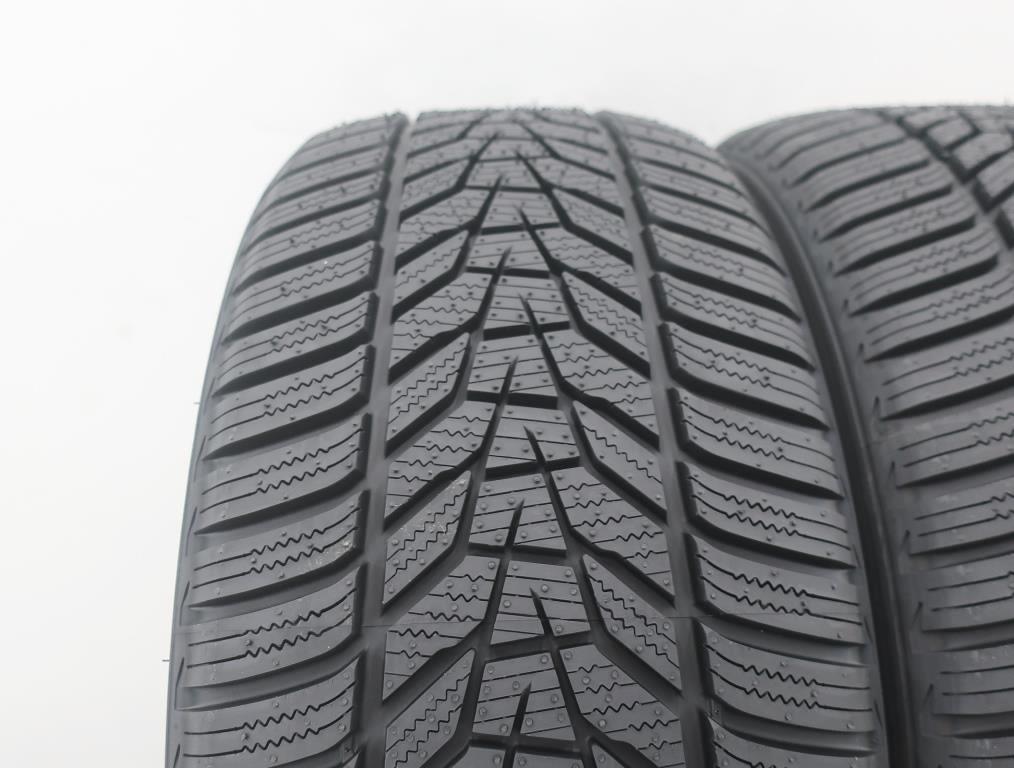 Vorschau: 2 x Neureifen Winterreifen Hankook Winter i*cept Evo3 W245/45R18 100V D, B, 72dB XL