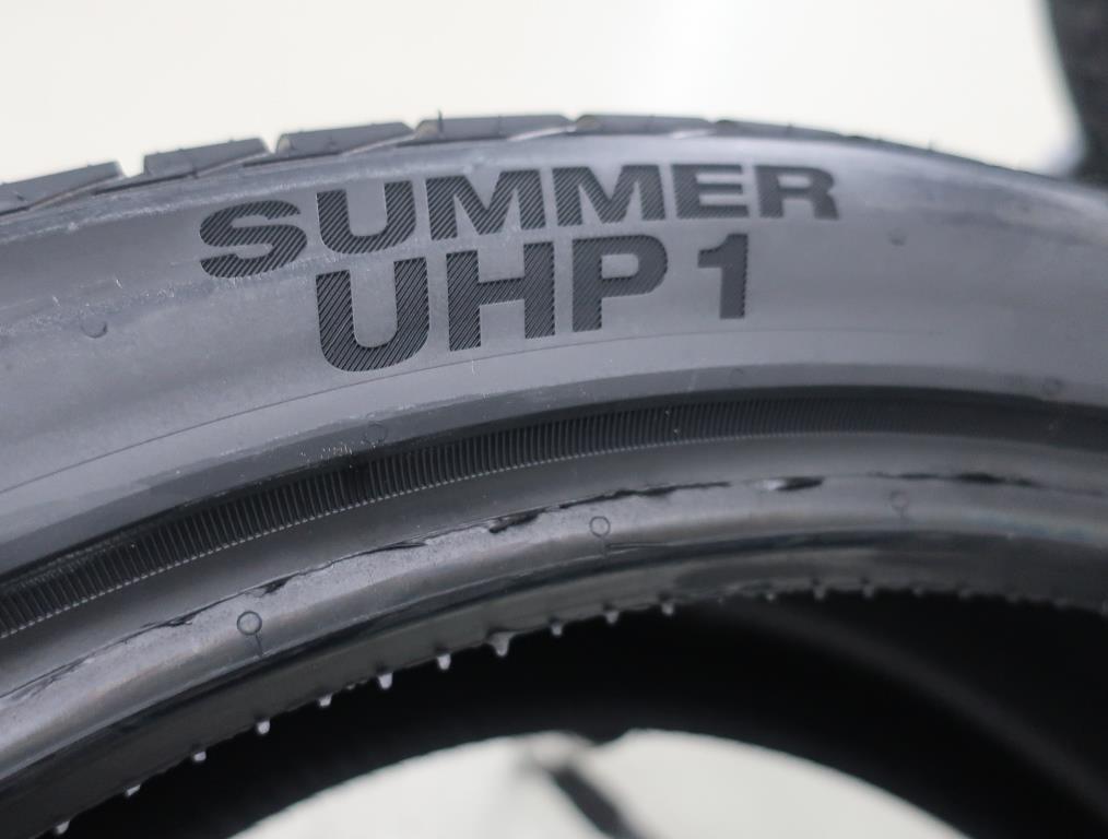 Vorschau: 2 x Neureifen Sommerreifen Berlin Tires Summer UHP1 S245/40R19 98Y B, C, 72dB XL / ZR